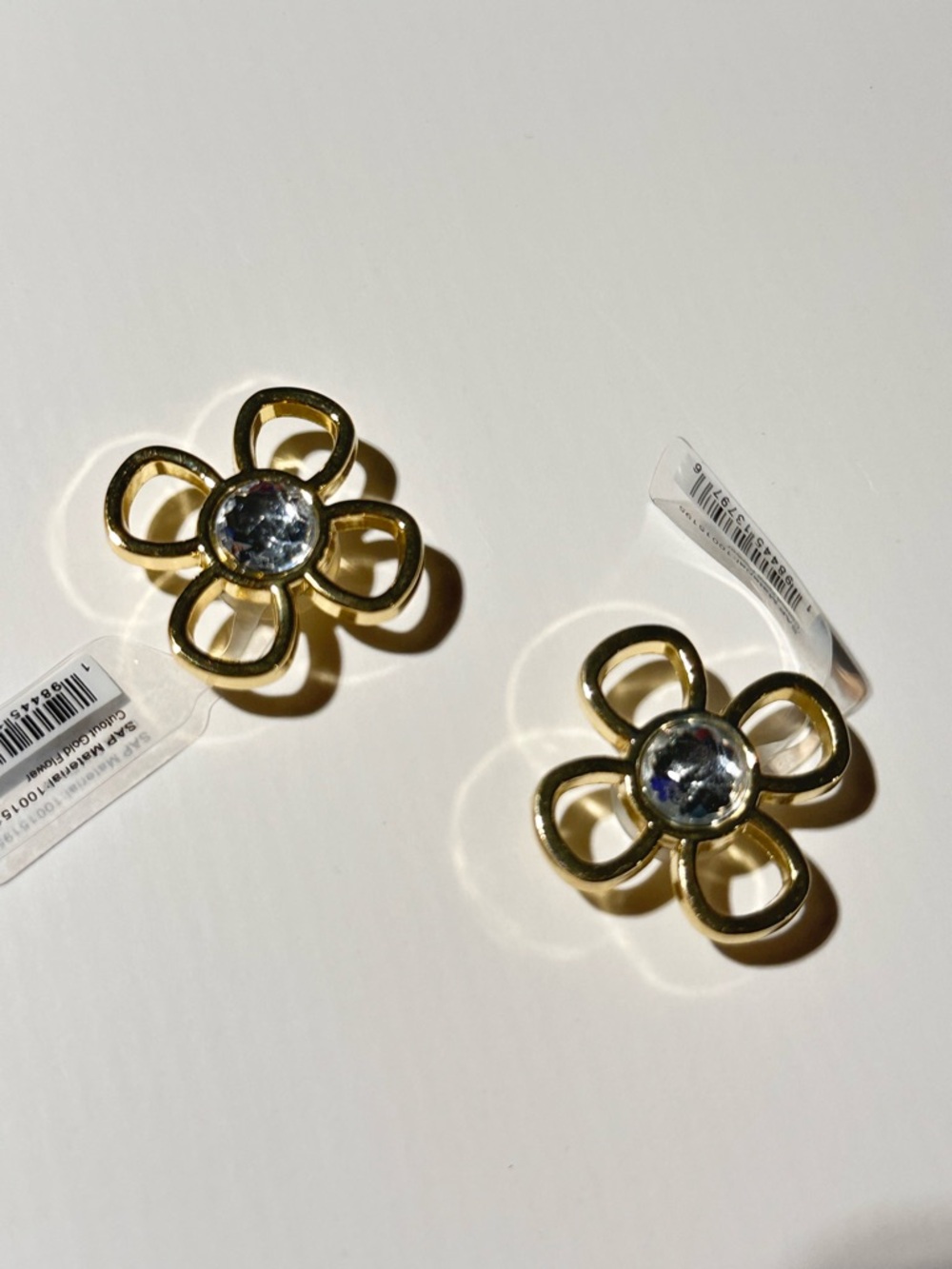 CROCS “Cutout Gold Flower” Jibbitz - Set of 2
